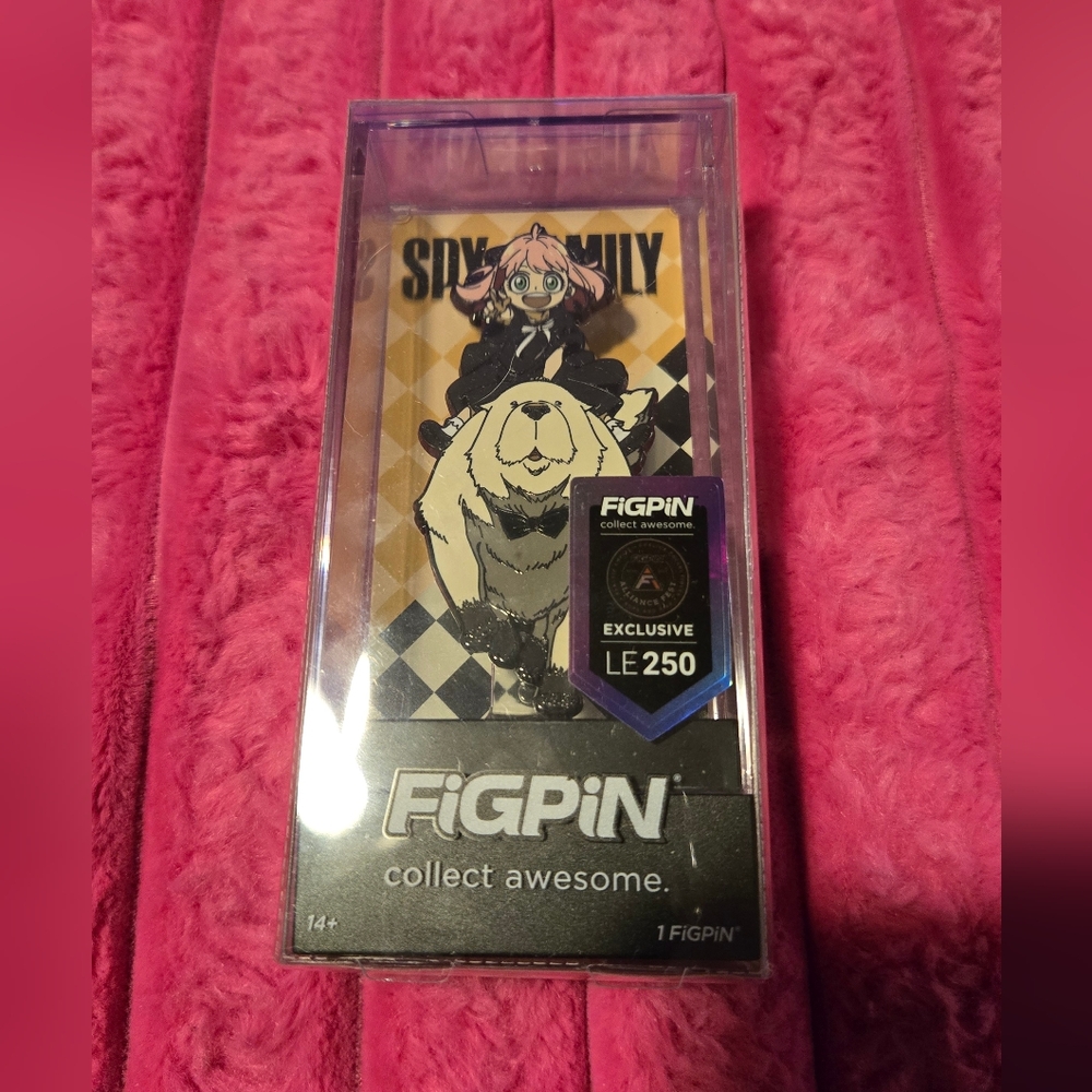 LE 250 FiGPiN Spy x Family Anya Forger with Bond #1770 Alliance Fest 2024 NYCC